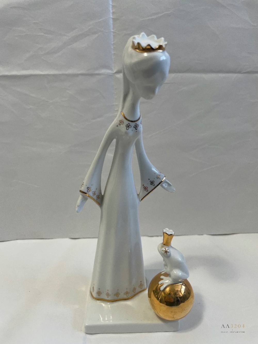 RARE Vintage Aquincum Budapest Porcelain Princess & Frog Prince Figurine - MINT